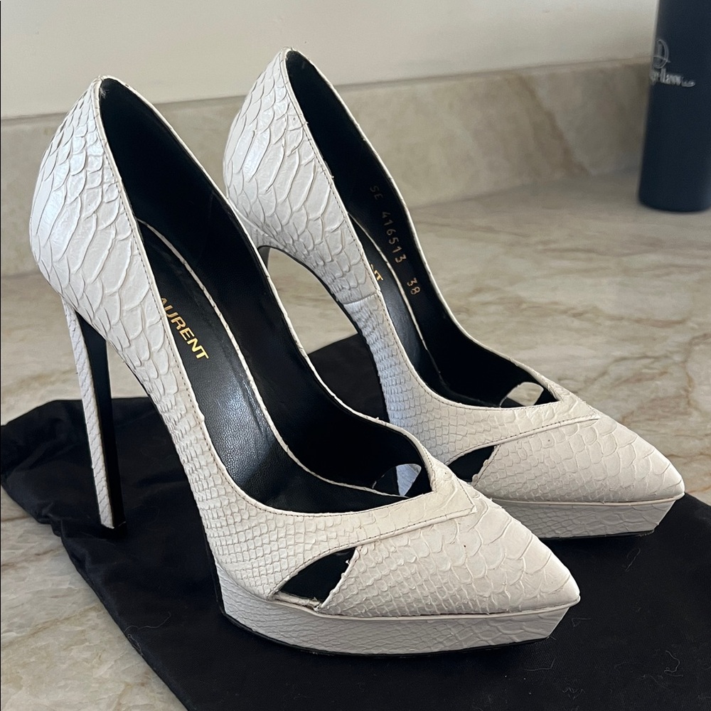 Saint Laurent Paris White Croc Embossed Pumps - size 7.5/ eu 38 - Picture 4 of 4